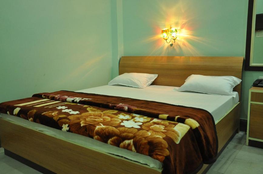 Hotel Kiran Palace Benares Kamer foto