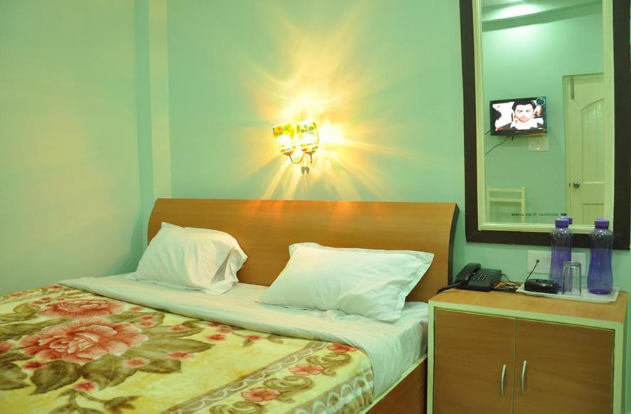 Hotel Kiran Palace Benares Kamer foto