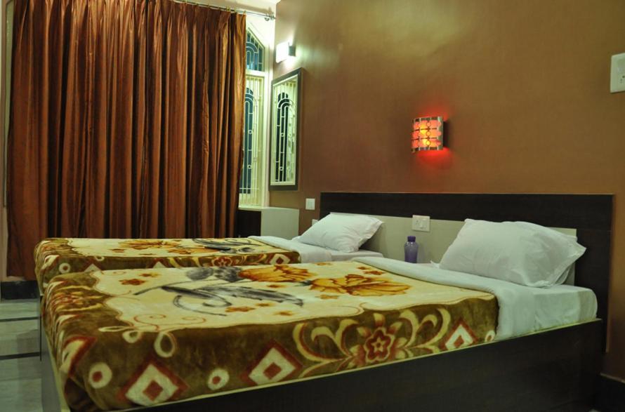 Hotel Kiran Palace Benares Buitenkant foto